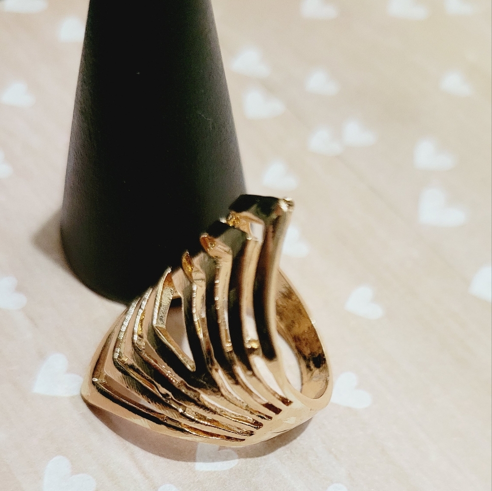 Elegant Gold Women's Statement Ring Size 8.5